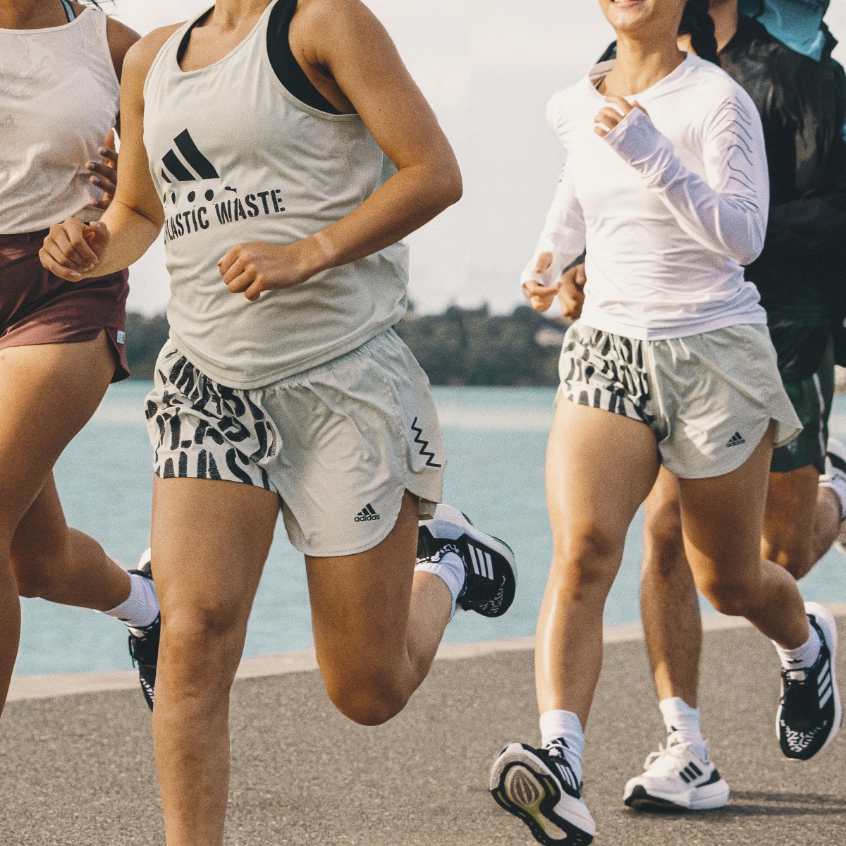 Adidas Short de running avec slip intégré Run Fast. 9