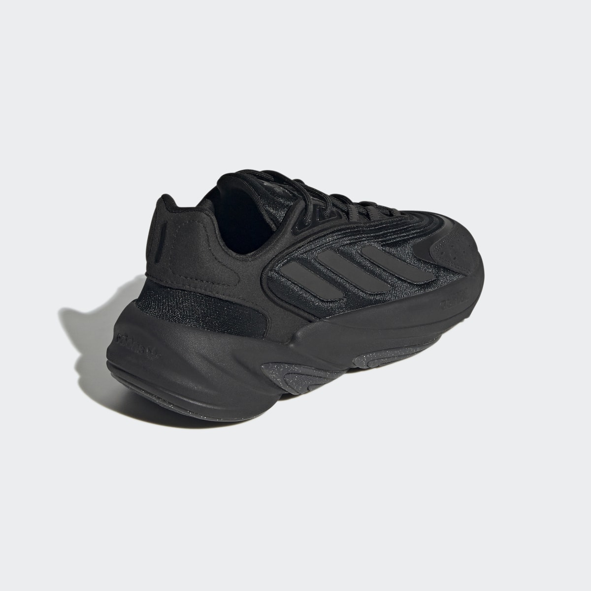 Adidas Chaussure Ozelia. 9