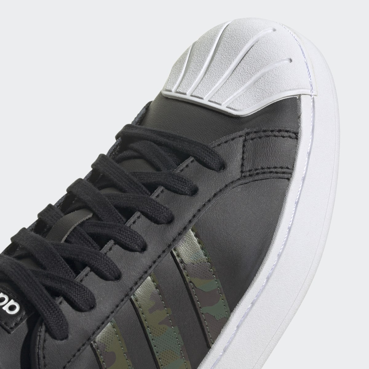 Adidas Chaussure à imprimé camouflage graphique Streetcheck Cloudfoam Lifestyle Basketball Low Court. 8
