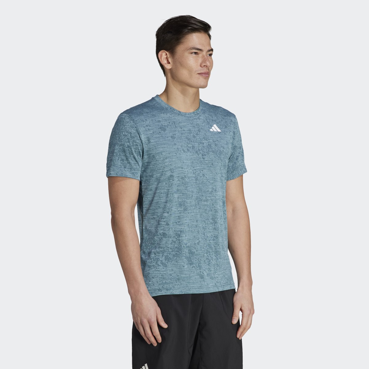 Adidas T-shirt de tennis FreeLift. 4