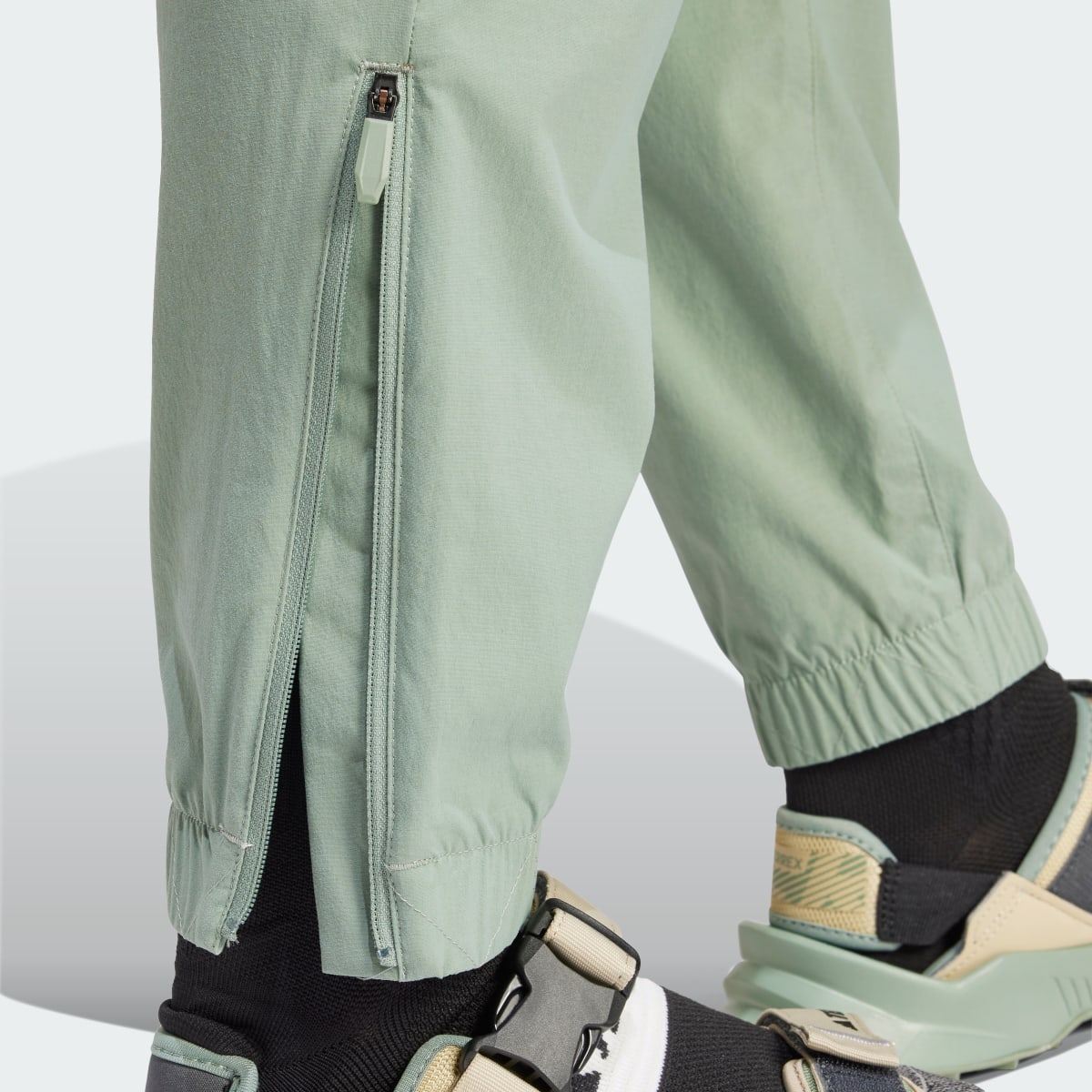 Adidas Pantalon de randonnée Terrex Utilitas Zip-Off. 7