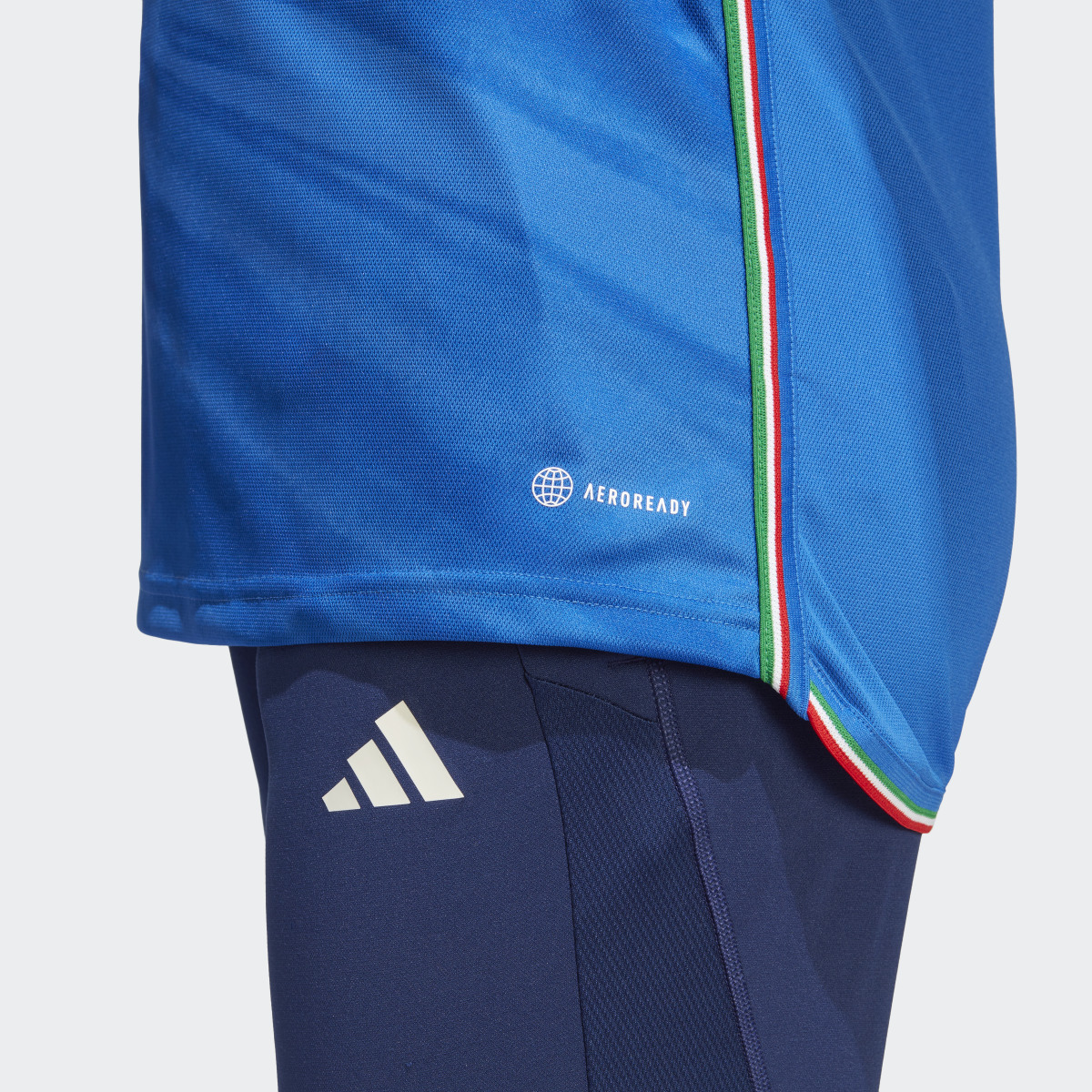 Adidas Italien Frauenteam 23 Heimtrikot. 8