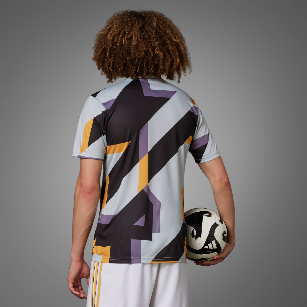 Adidas Camiseta calentamiento Real Madrid. 5