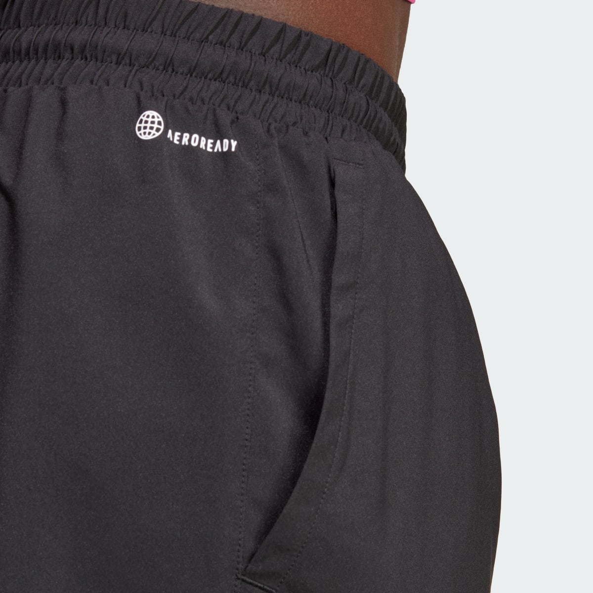 Adidas Club 3-Streifen Tennis Shorts. 7