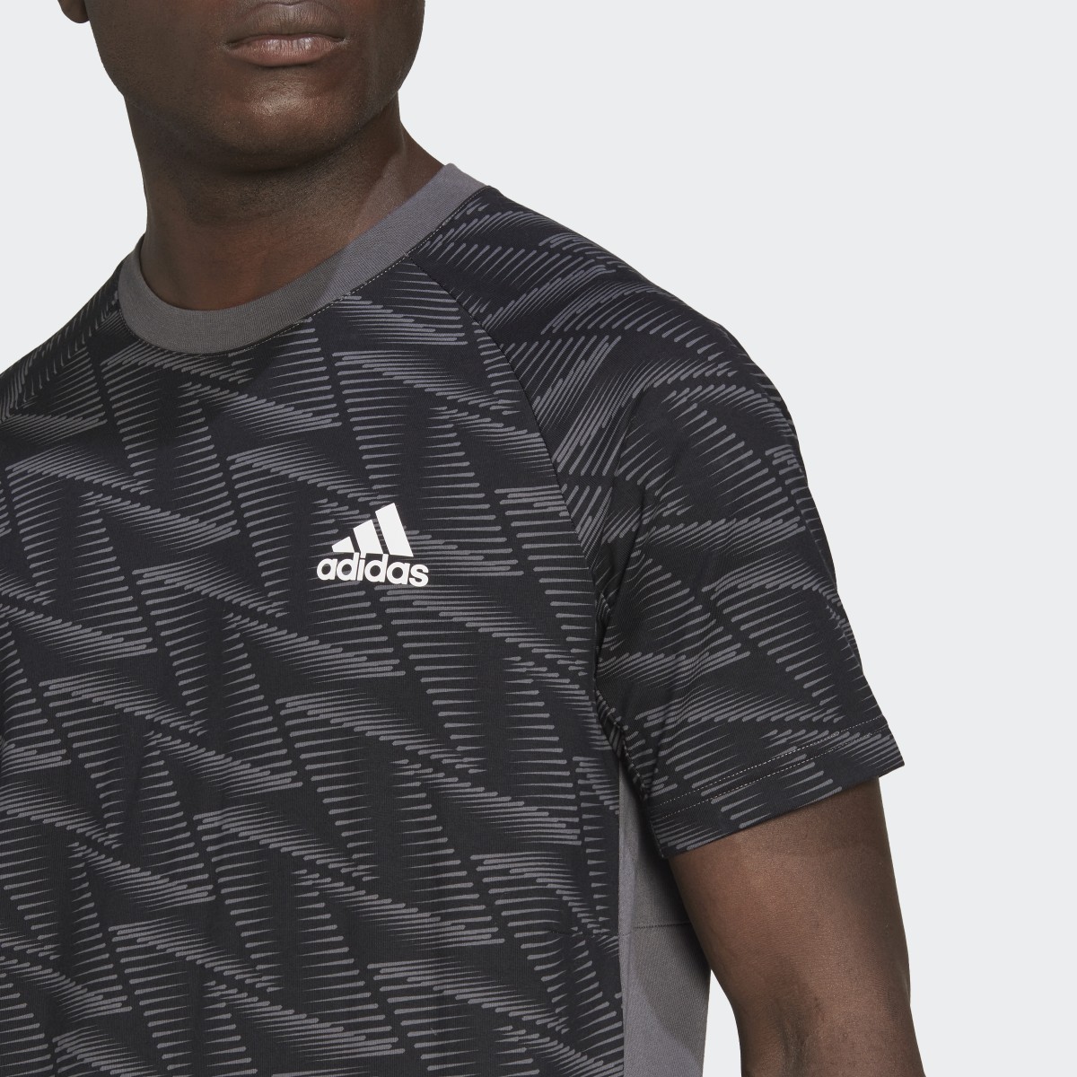 Adidas Camiseta Designed for Gameday Travel. 6