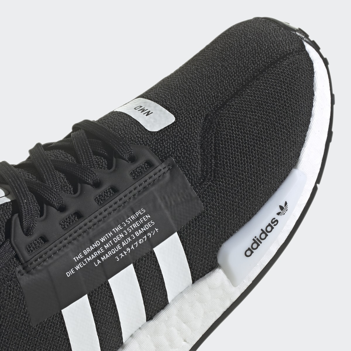 Adidas Chaussure NMD_R1 V2. 10