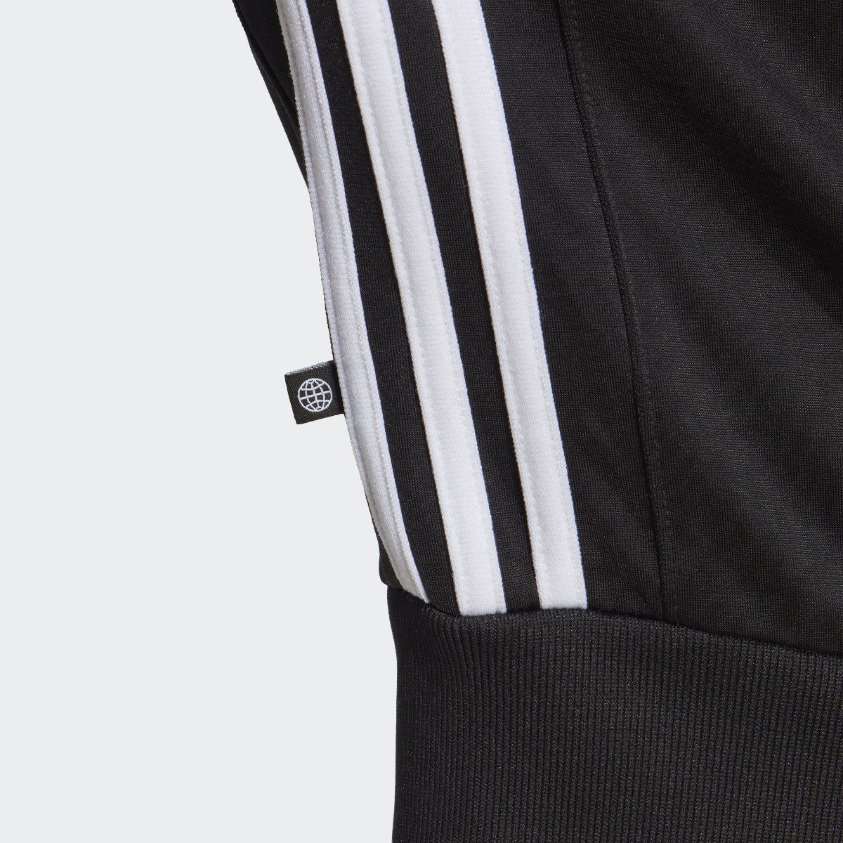 Adidas Crop Trainingsjacke. 7