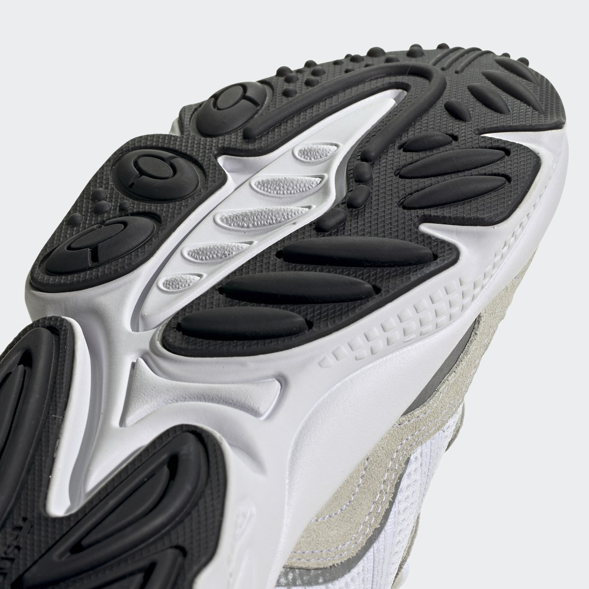 Adidas OZWEEGO Schuh. 4