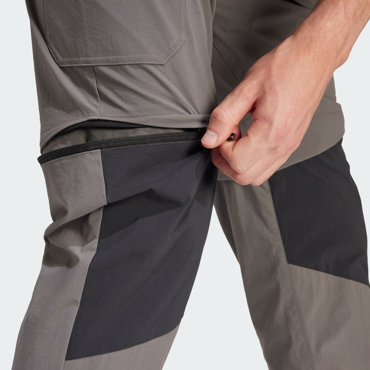 Adidas Pantaloni da hiking Terrex Utilitas Zip-Off. 7