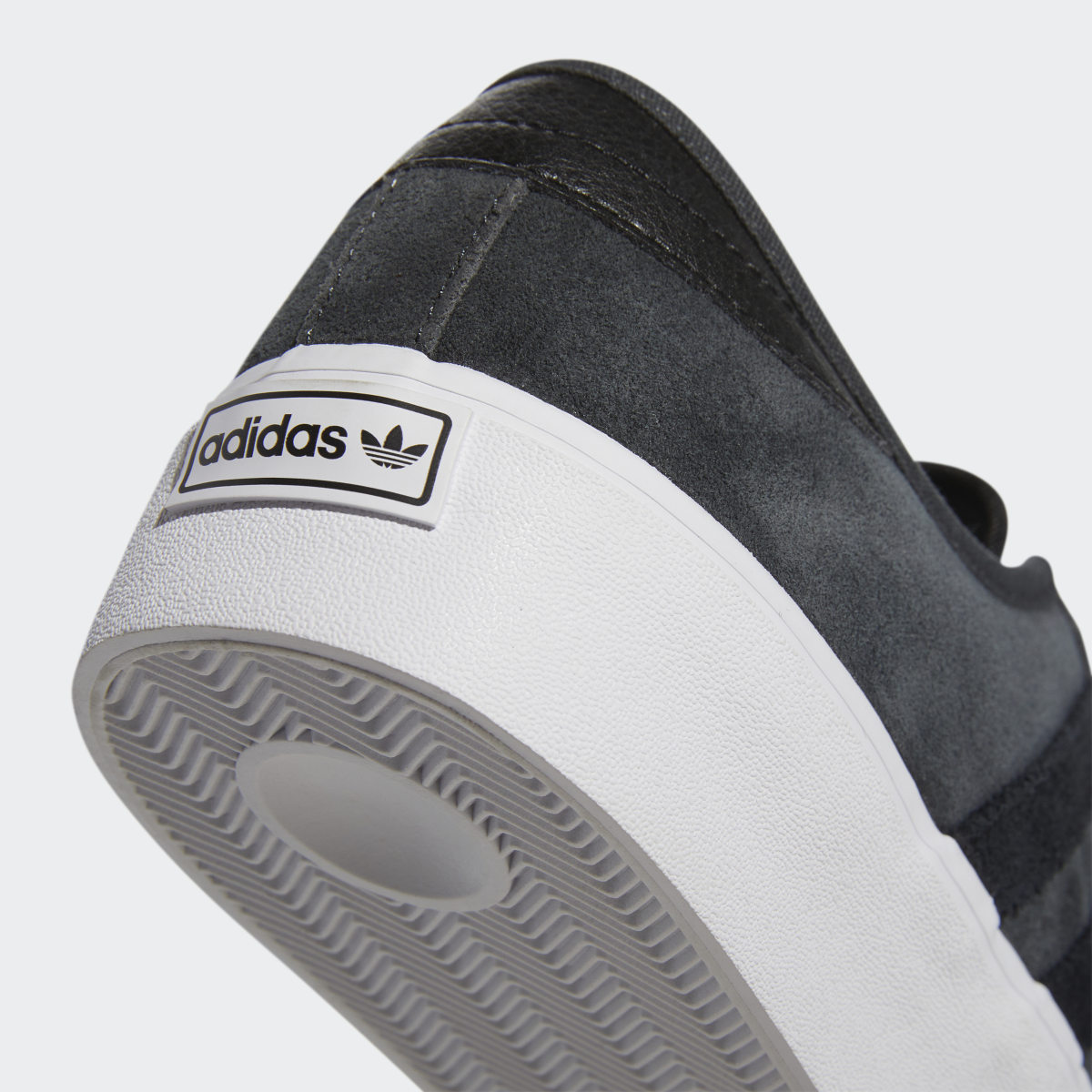 Adidas Seeley XT Schuh. 10
