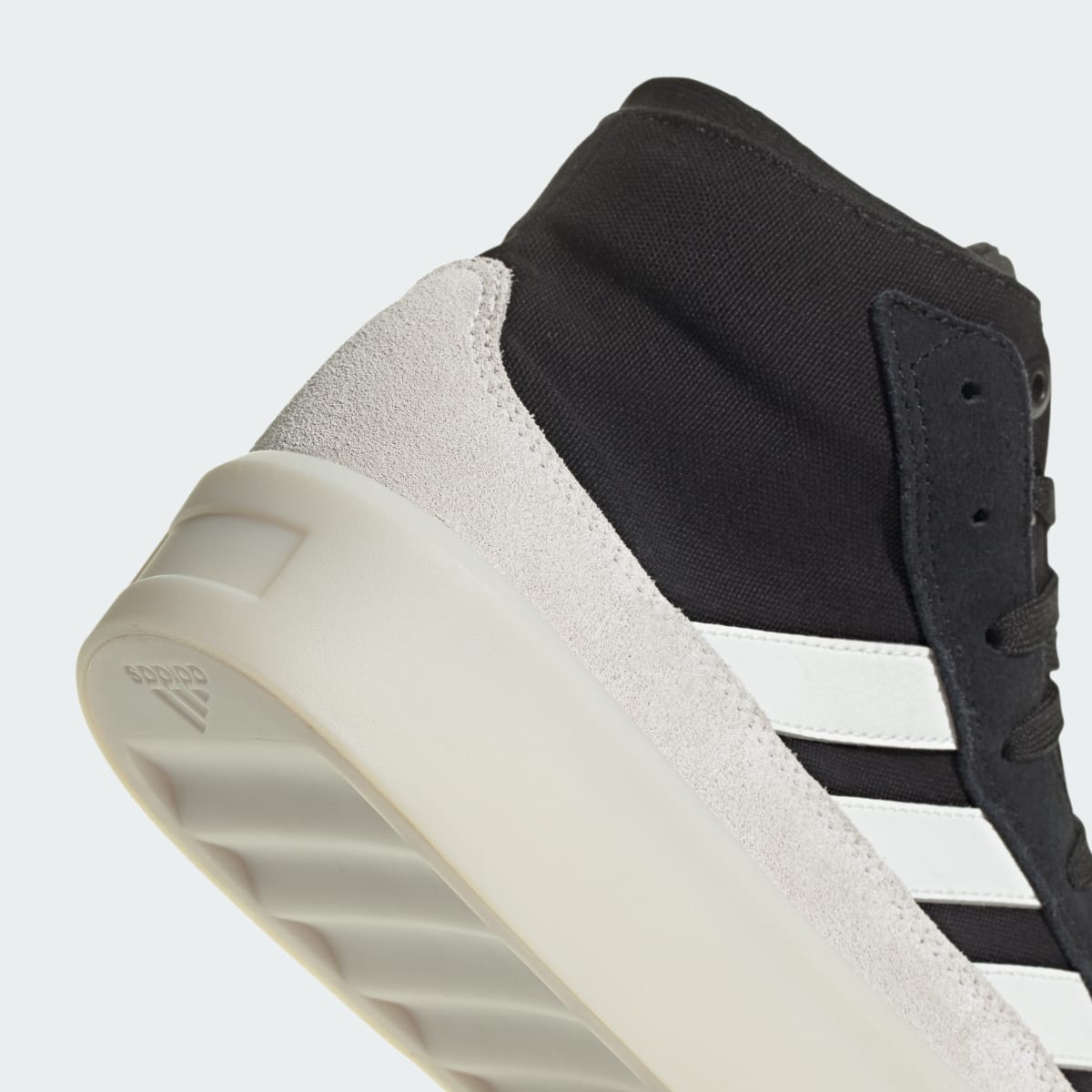 Adidas Chaussure montante Znsored. 10