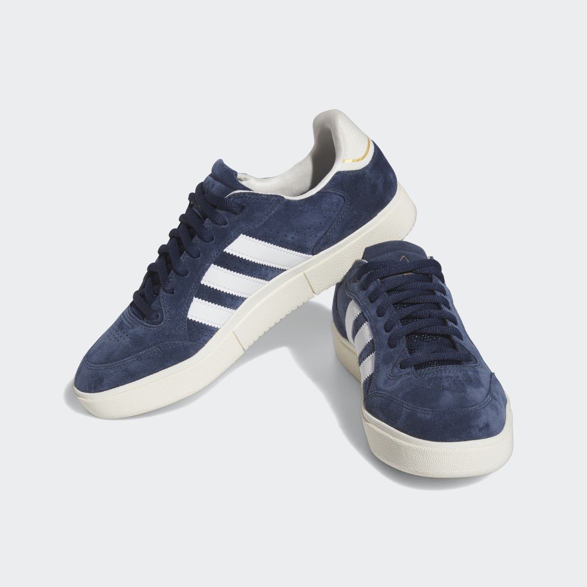 Adidas Chaussure Tyshawn Low. 5