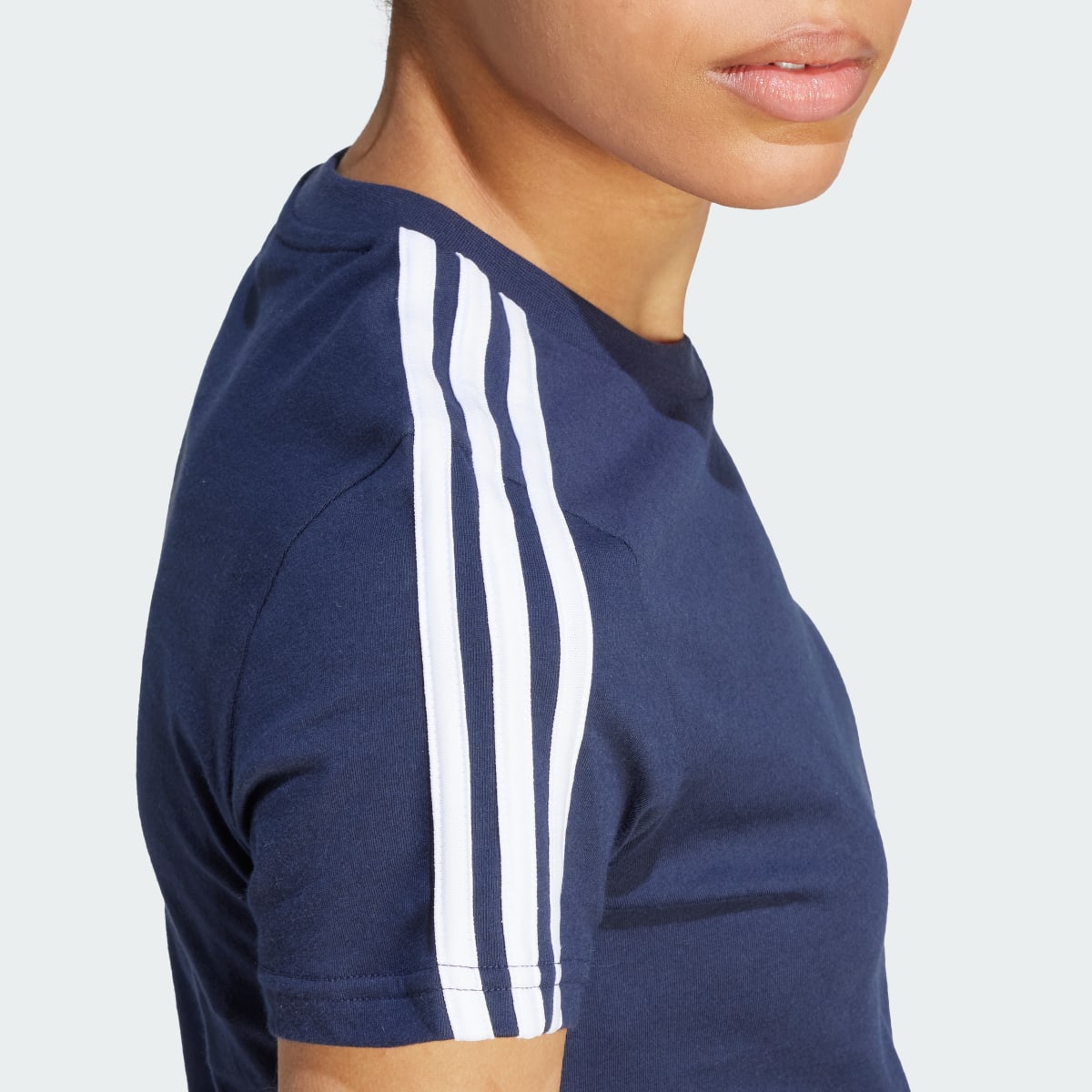 Adidas T-shirt LOUNGEWEAR Essentials Slim 3-Stripes. 7