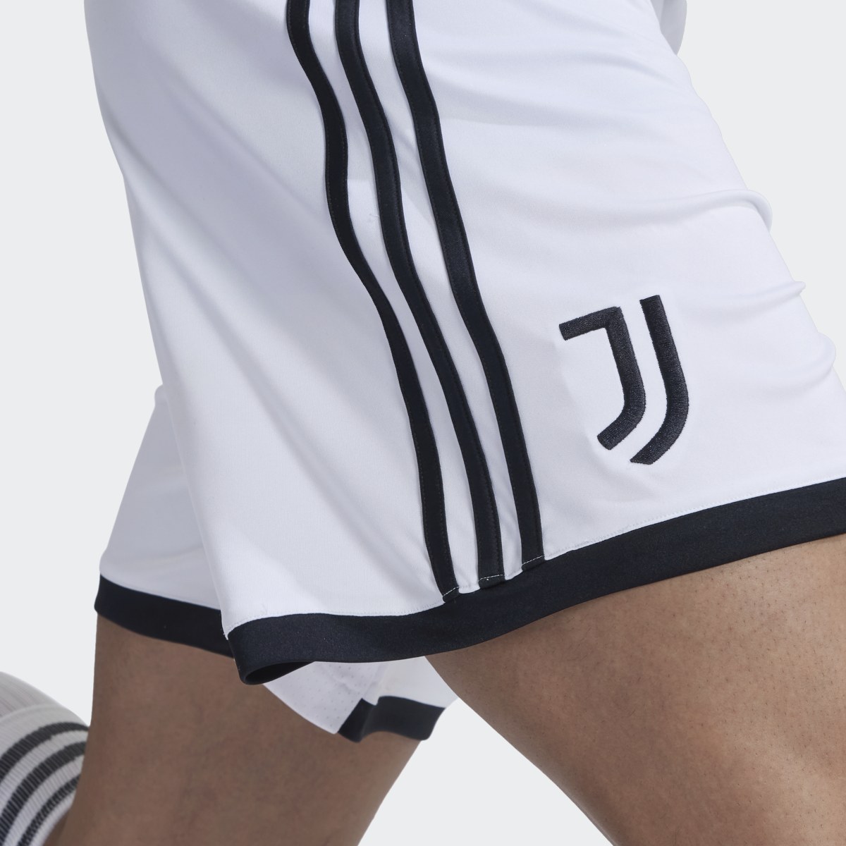 Adidas Shorts de Local Juventus 22/23. 5