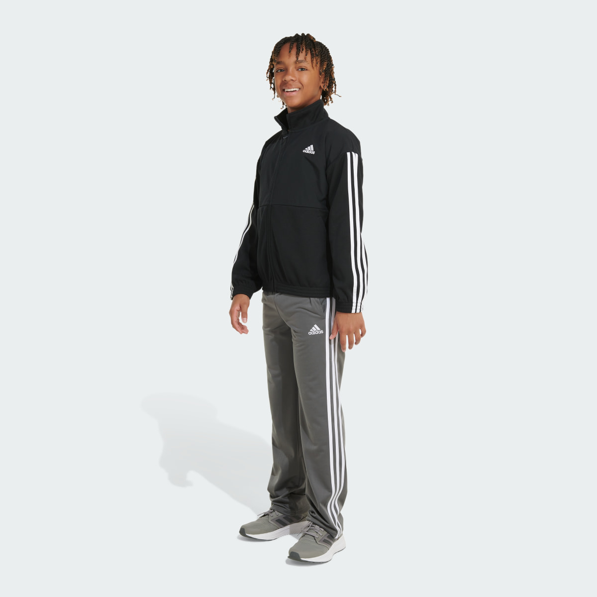 Adidas LIFESTYLE JACKET. 6