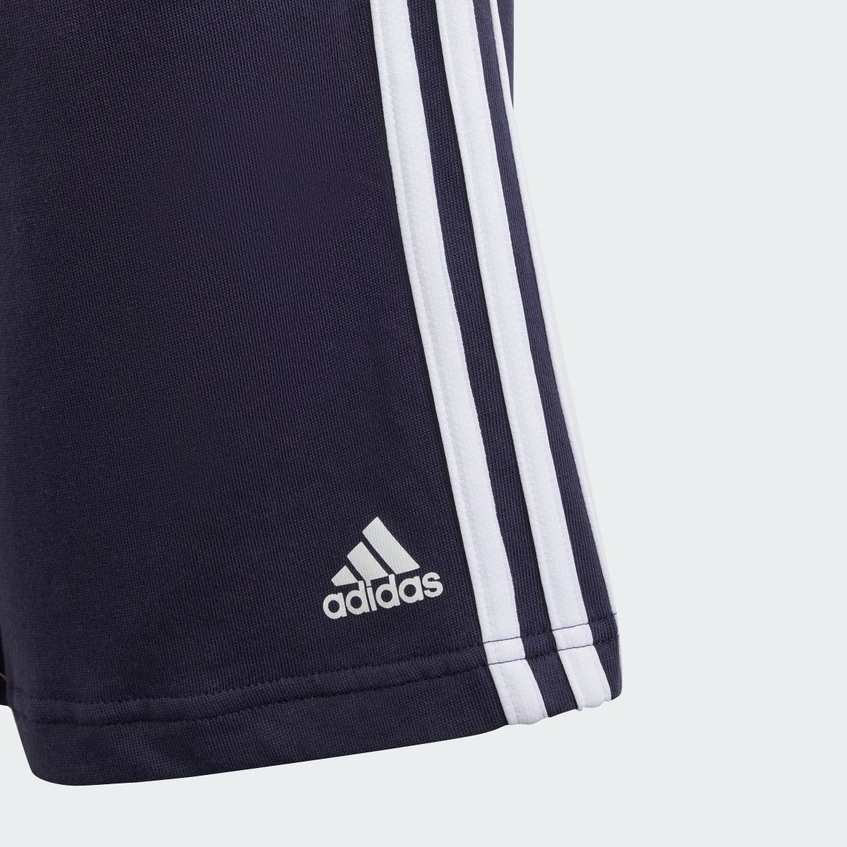 Adidas Essentials 3-Streifen Knit Shorts. 7