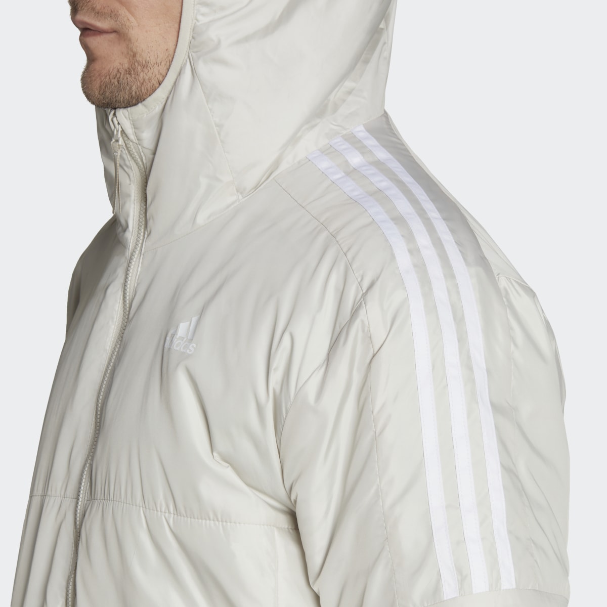 Adidas Casaco com Capuz e Isolamento Essentials. 9