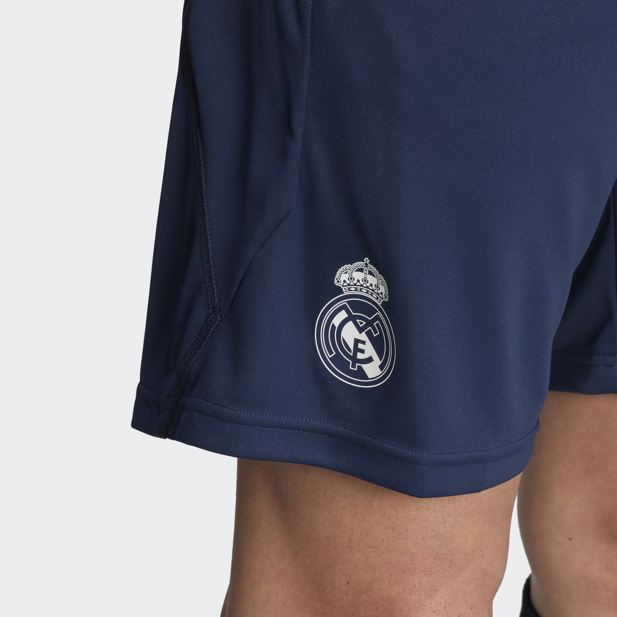 Adidas Real Madrid Tiro 23 Training Shorts. 6