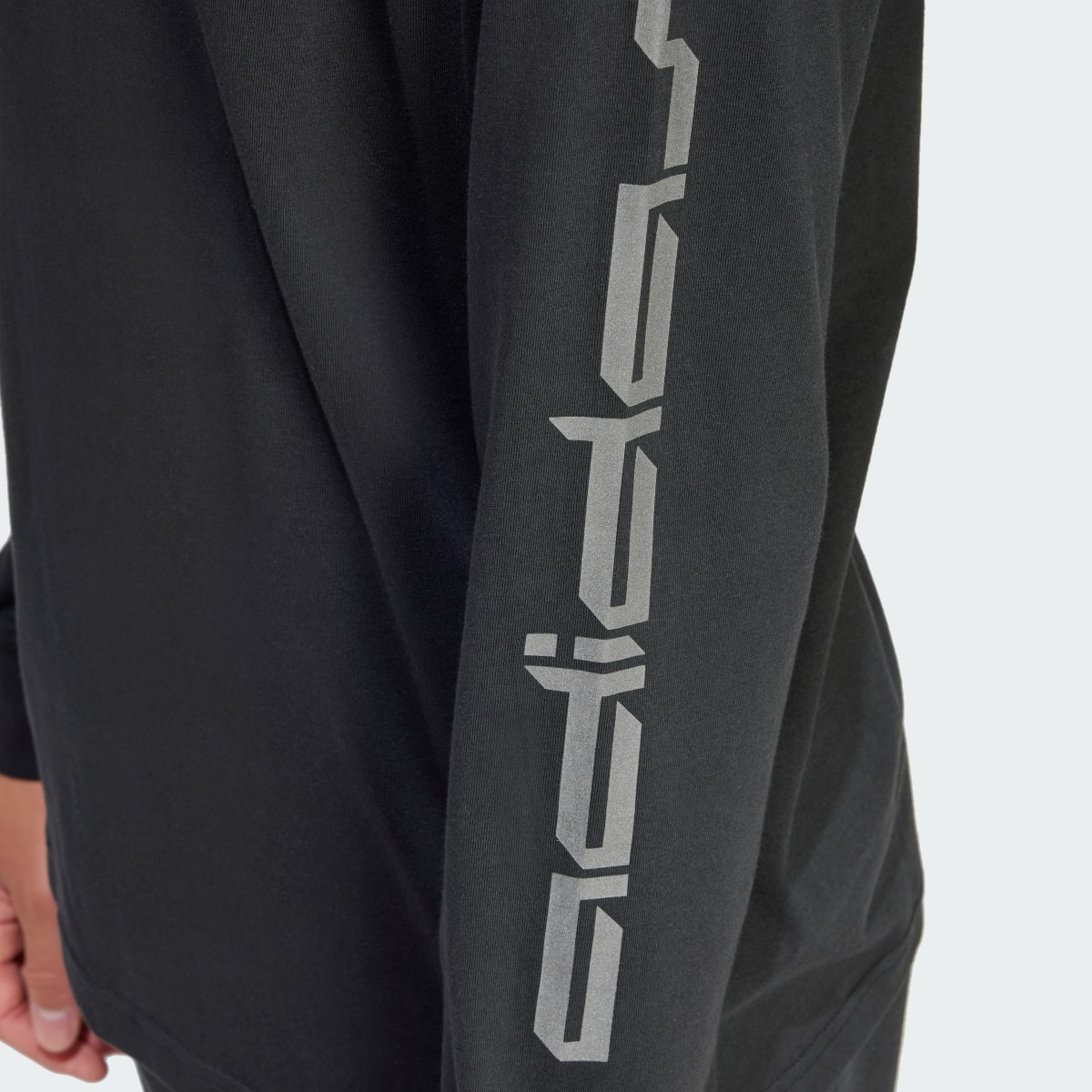 Adidas Graphic Long Sleeve T-Shirt. 7
