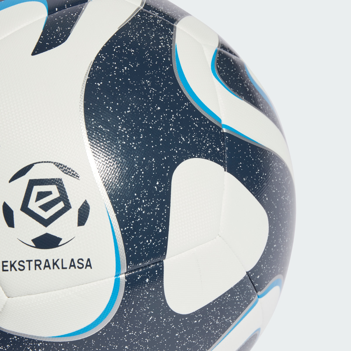 Adidas Ekstraklasa Training Football. 4