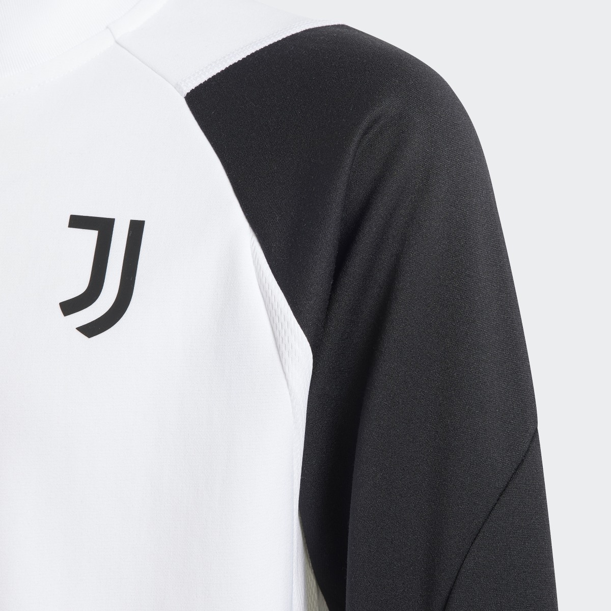 Adidas Juventus Tiro 23 Training Top Juniors'. 5