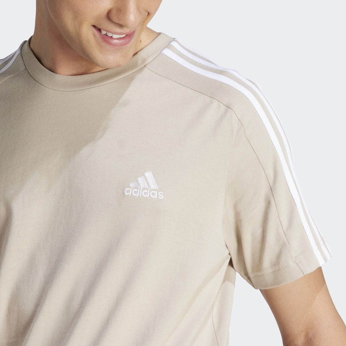 Adidas Playera Essentials 3 Franjas Tejido Jersey. 6