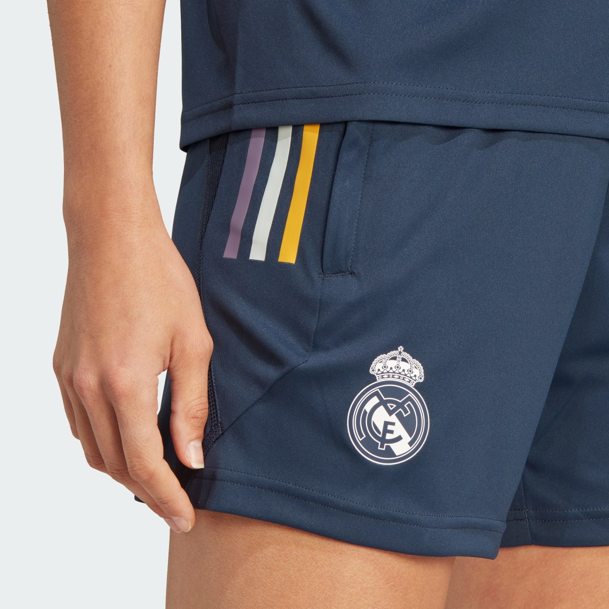 Adidas Real Madrid Tiro 23 Training Shorts. 6
