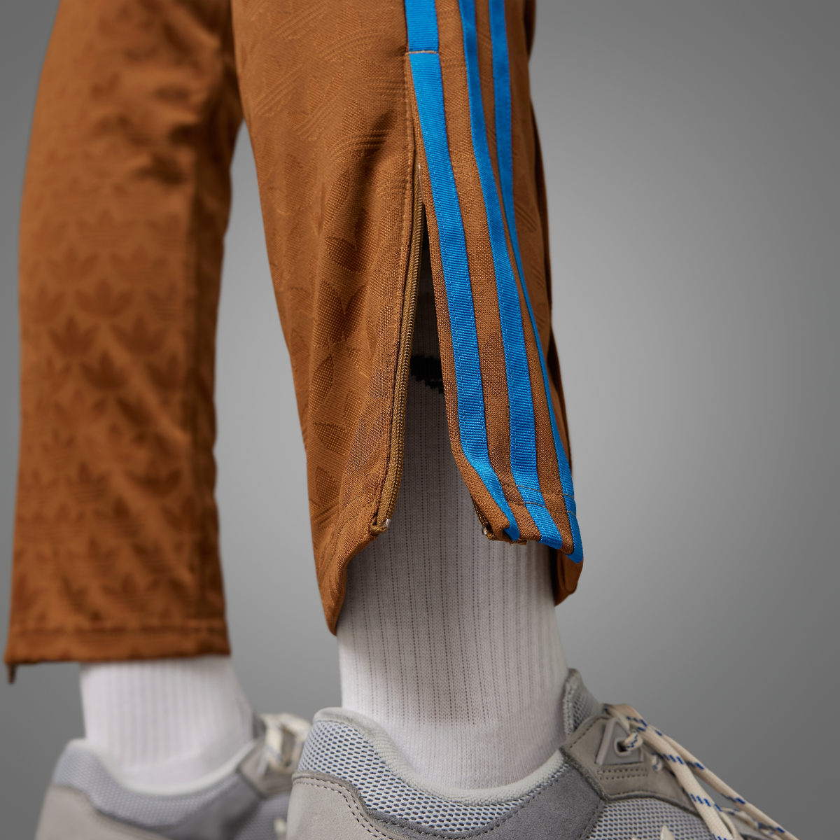 Adidas Pantalon de survêtement SST Adicolor 70s. 6