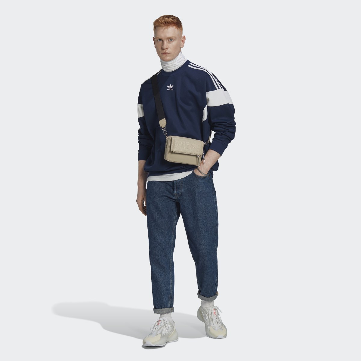 Adidas adicolor Classics Cut Line Sweatshirt. 5