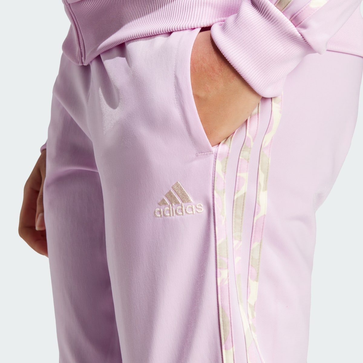 Adidas Conjunto deportivo Essentials 3 Franjas. 9