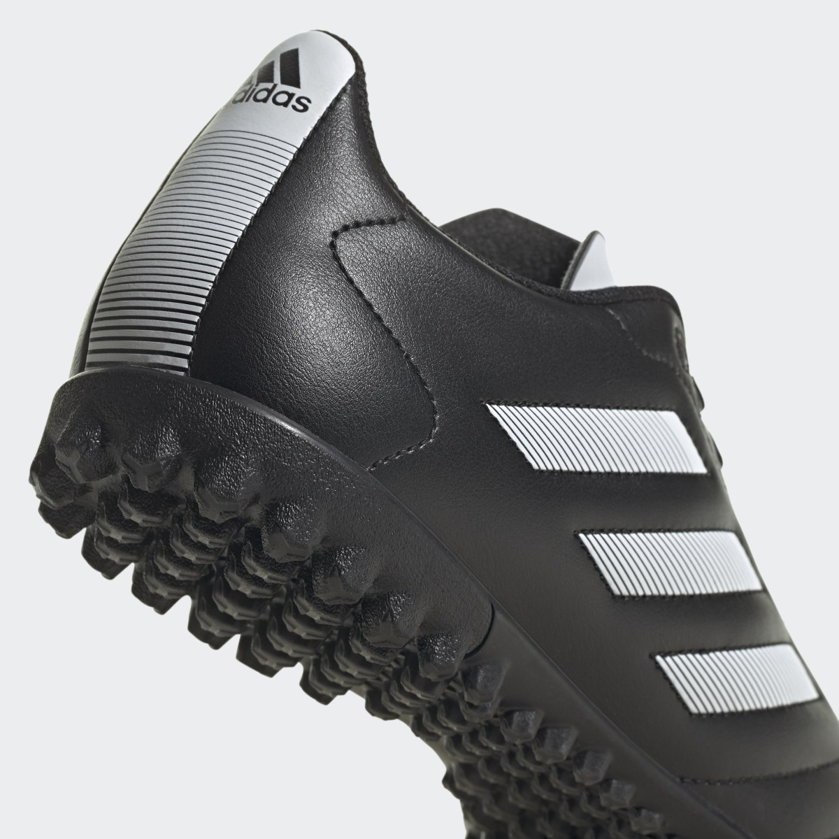 Adidas Calzado de Fútbol Goletto VIII Pasto Sintético. 8