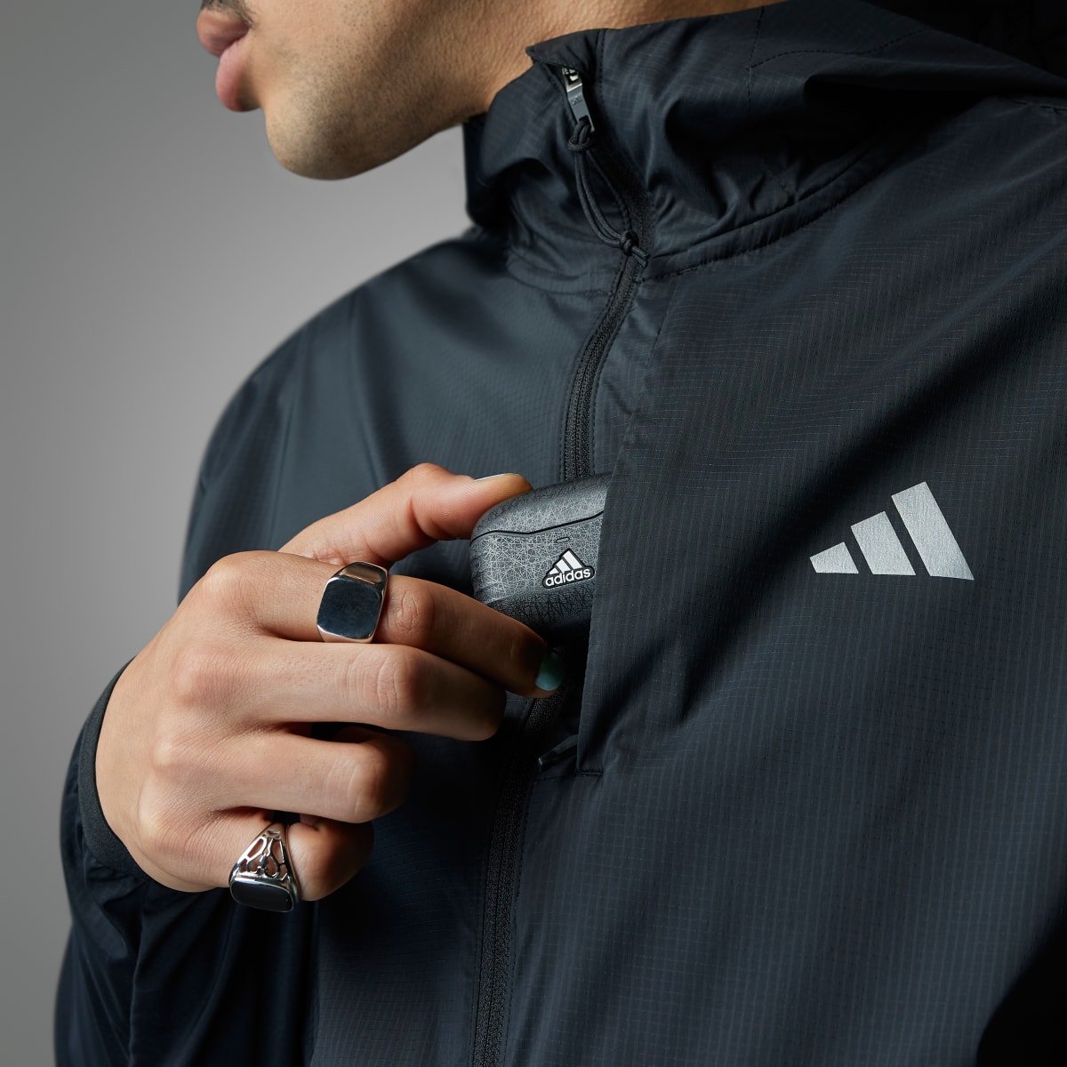 Adidas Ultimate Jacke. 4