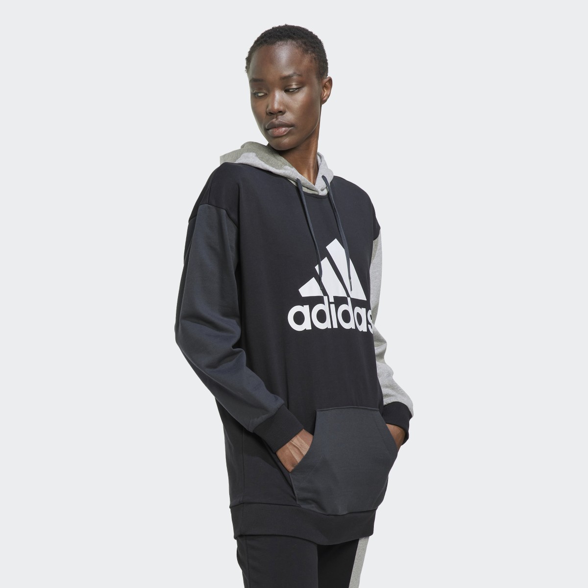 Adidas Felpa con cappuccio Essentials Colorblock Logo Oversized. 4