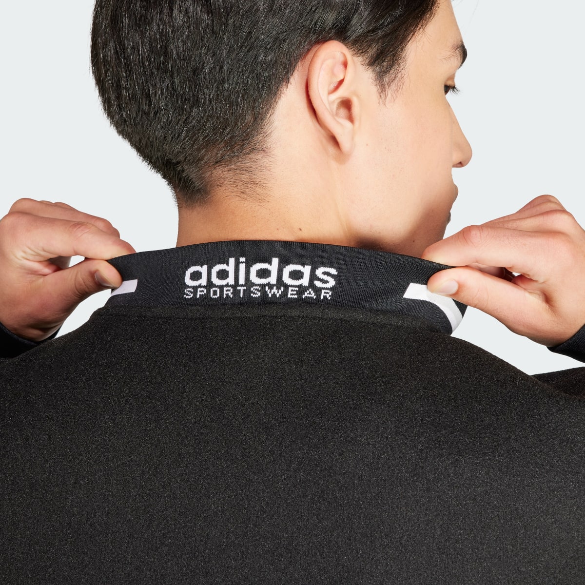 Adidas Collegiate Premium Jacke. 6
