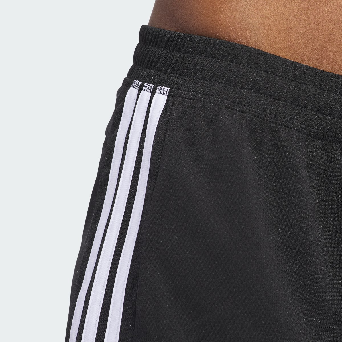 Adidas Pacer 3-Streifen Knit Shorts. 7