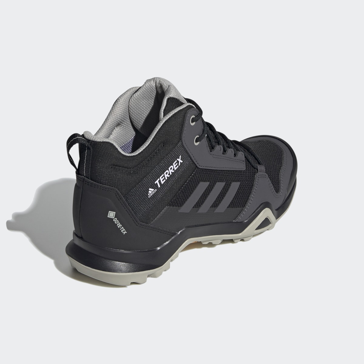 Adidas Scarpe da hiking Terrex AX3 Mid GORE-TEX. 12