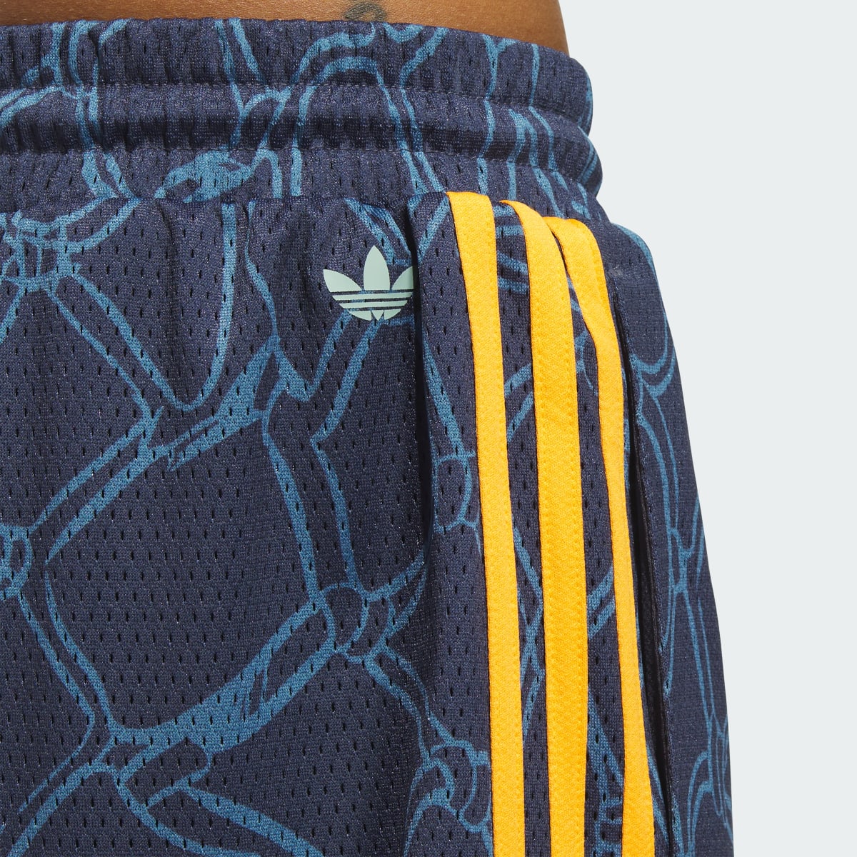 Adidas Hoop York City 3-Stripes Shorts. 6