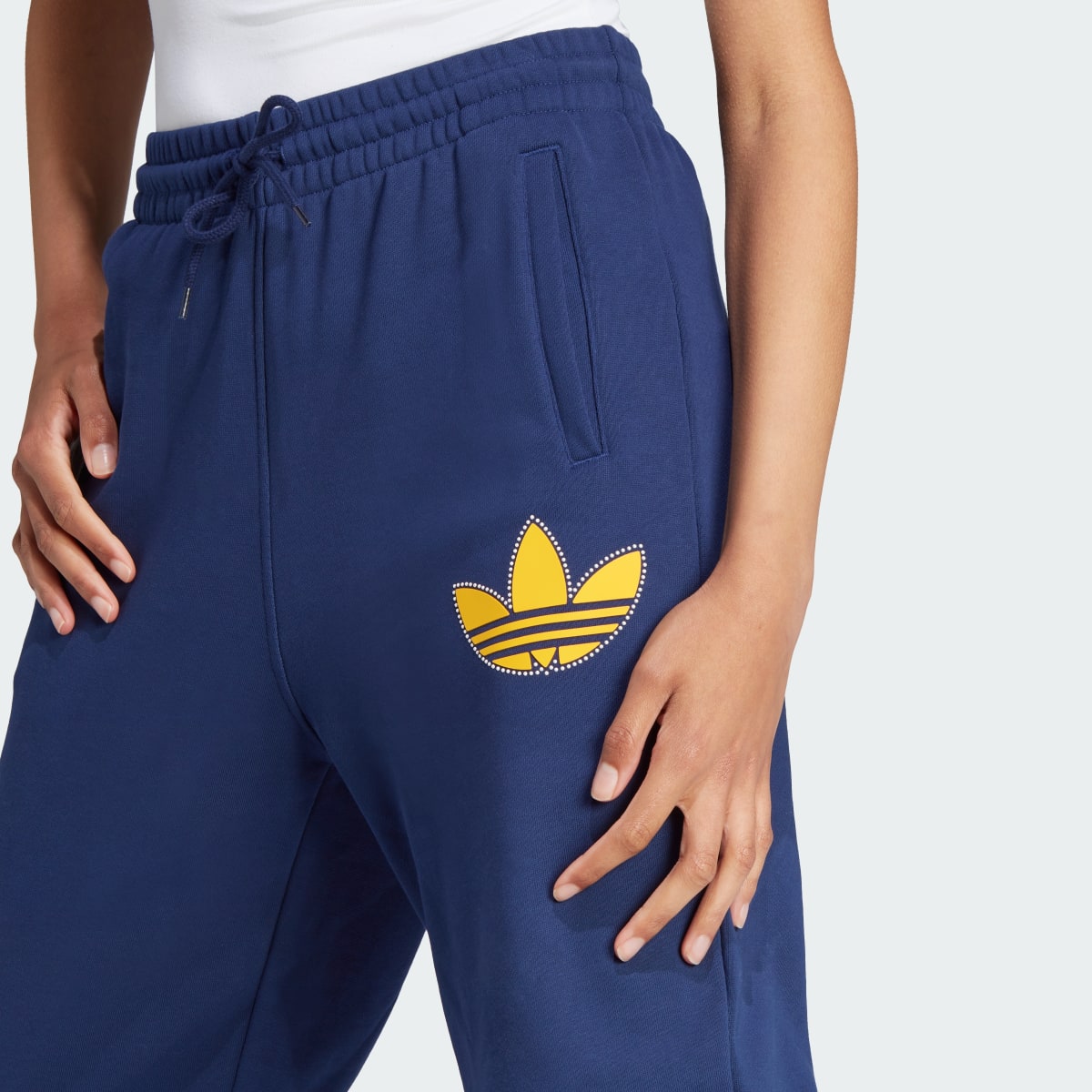 Adidas Pantalon de survêtement à revers Trèfle Pearl. 5