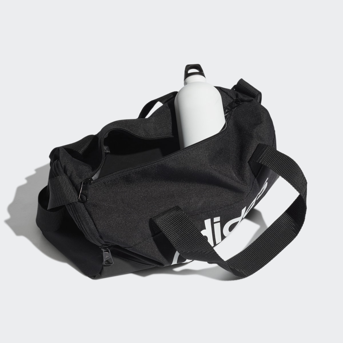 Adidas Bolsa de viaje extrapequeña Essentials Logo. 5