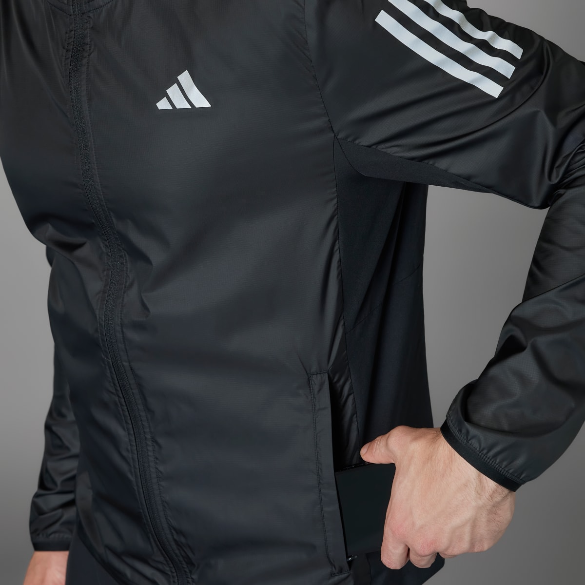 Adidas Chaqueta Own the Run. 5