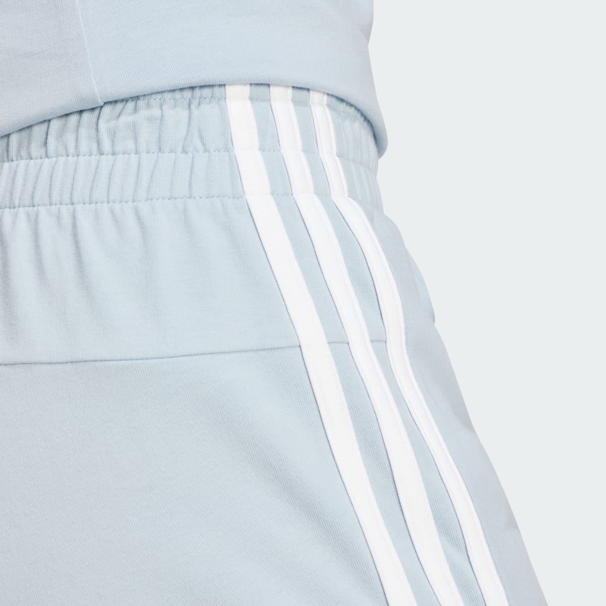 Adidas Short Essentials Slim 3-Stripes. 6