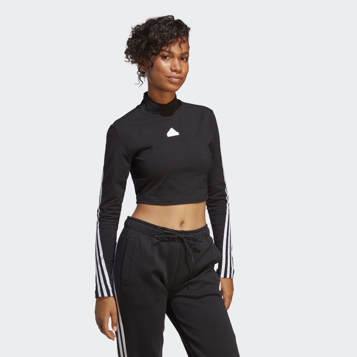 Adidas Future Icons 3-Streifen Mock Neck Crop-Top. 5