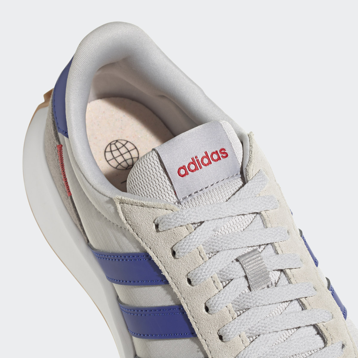 Adidas Zapatilla Run 70s Lifestyle Running. 12