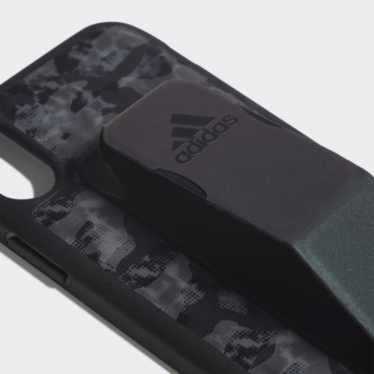 Adidas Grip Case iPhone X. 5
