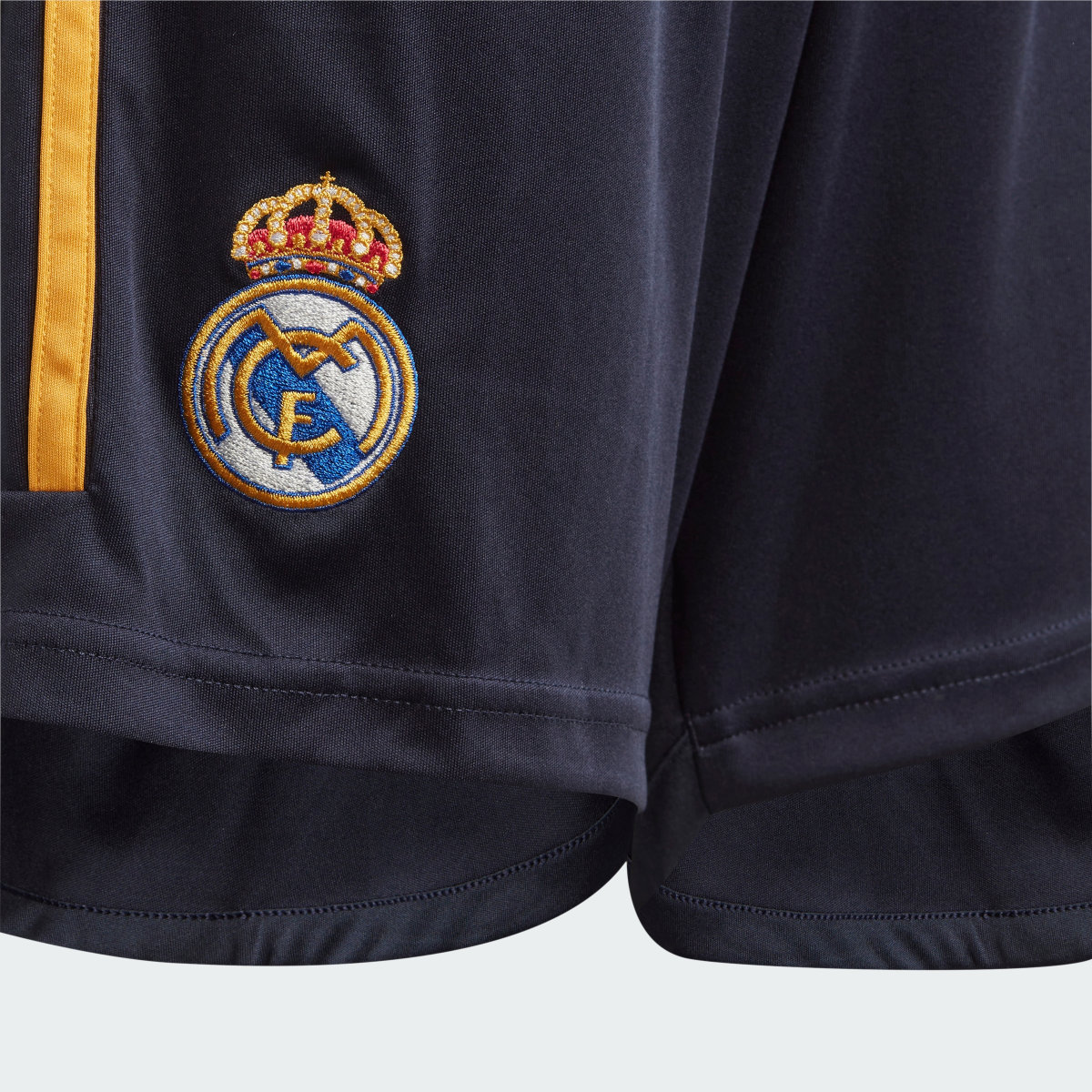 Adidas Real Madrid 23/24 Away Shorts Kids. 4