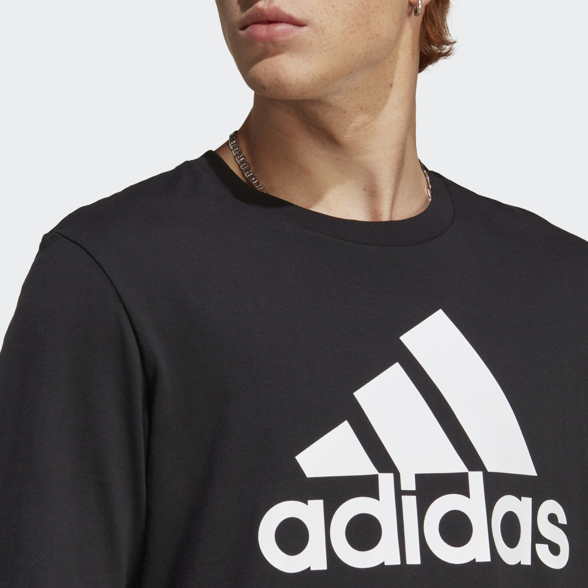 Adidas T-shirt manches longues Essentials. 7