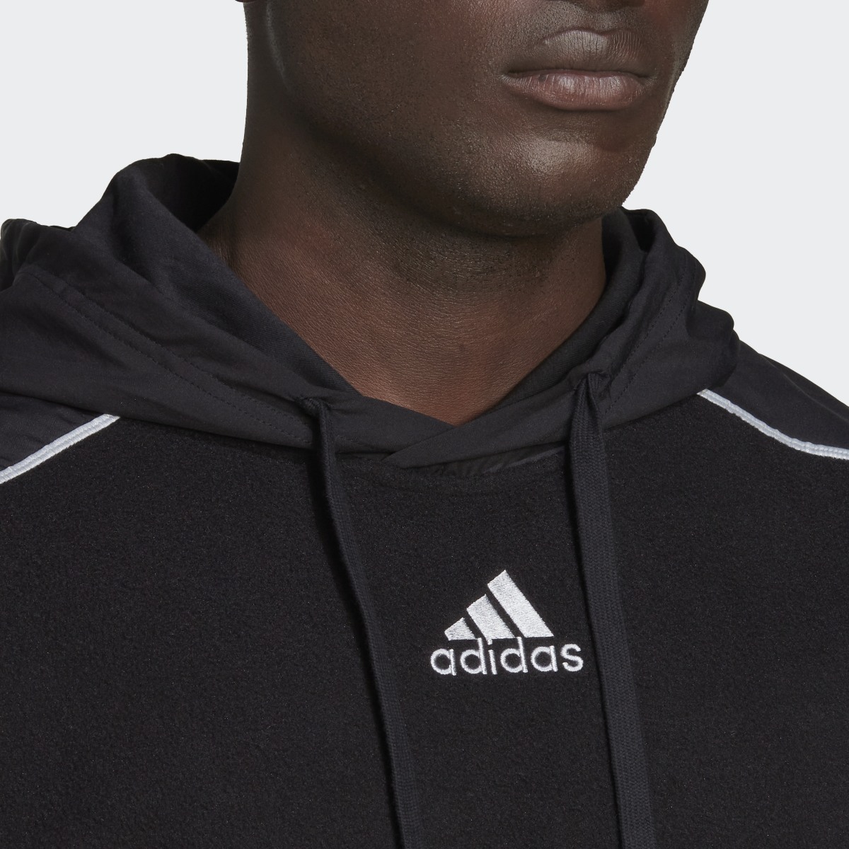 Adidas Camisola com Capuz em Fleece Polar Essentials. 7