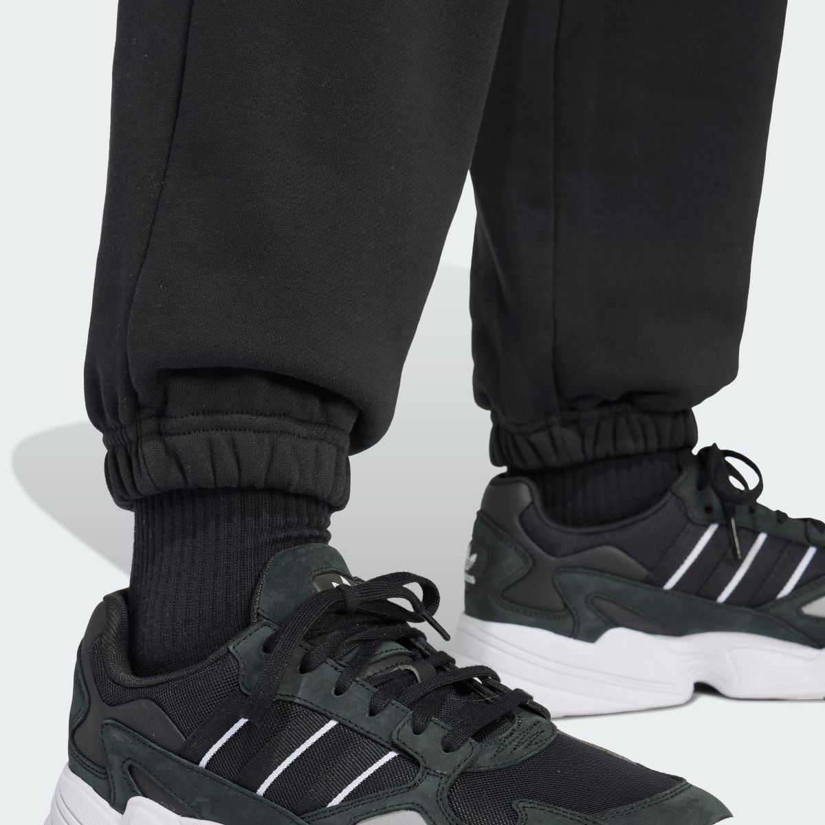 Adidas Pantalon Embellished. 6