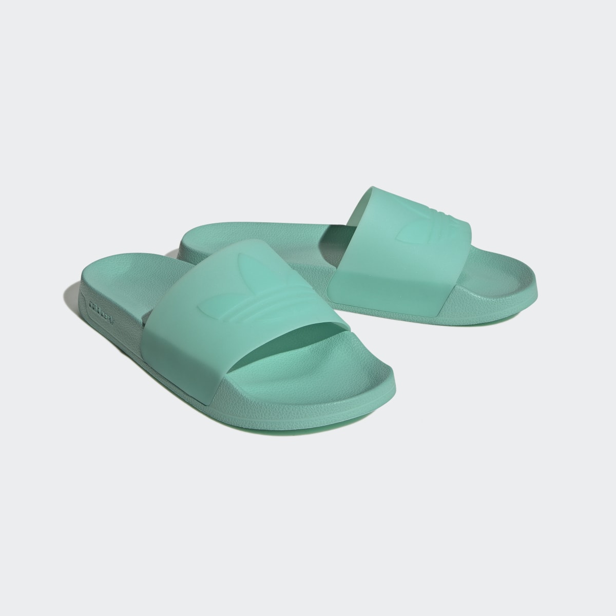 Adidas adilette Slides. 5