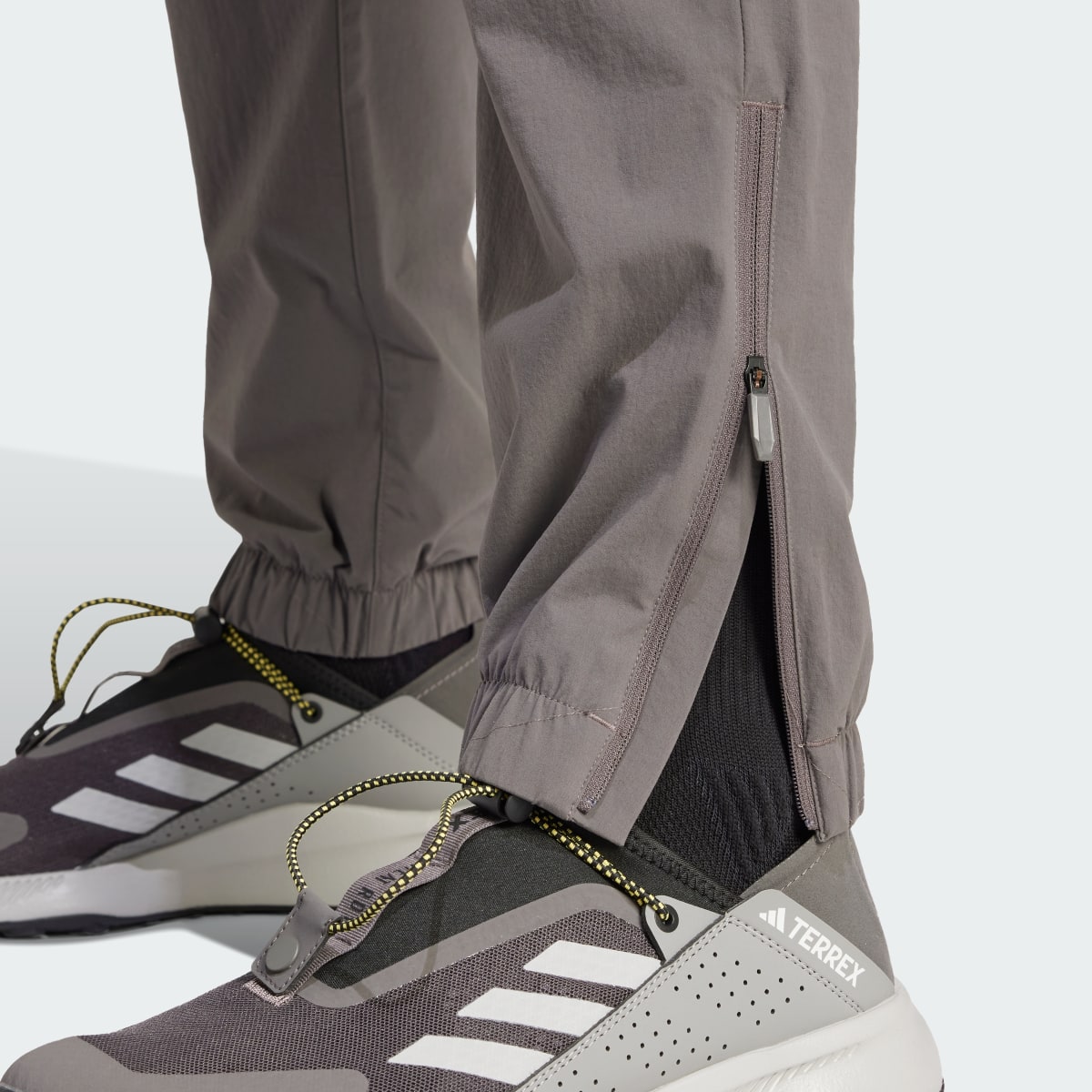 Adidas TERREX Utilitas Hiking Zip-Off Hose. 6